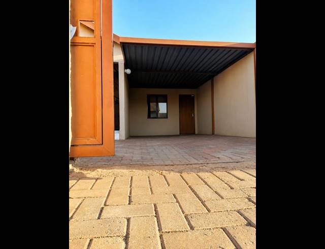 3 BEDROOM HOUSE FOR SALE IN CLAYVILLE